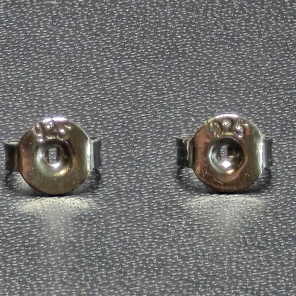 Sparkling‎ Silver Flower Stud Earrings With Cubic Zirconia (NWOT)